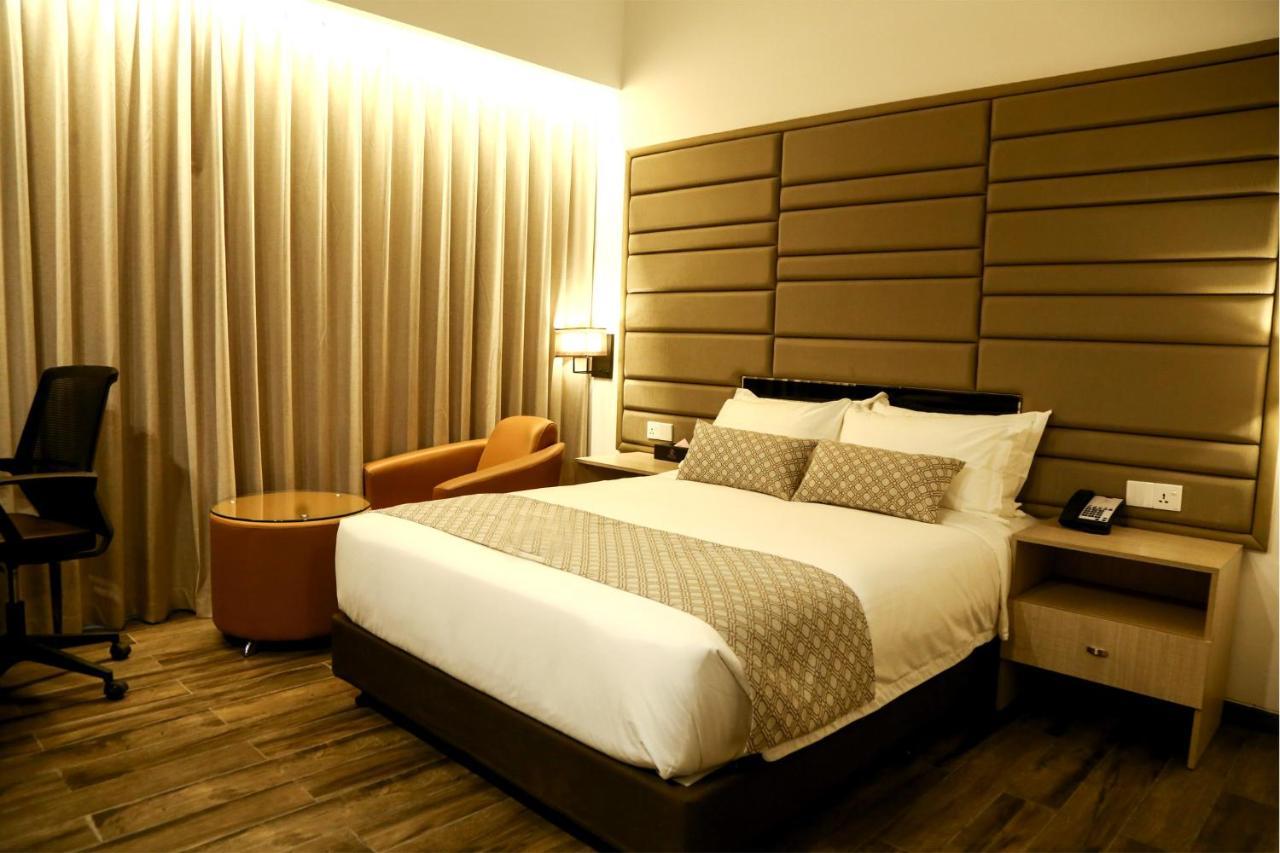 Best Western Sks Chattogram จิตตะกอง ภายนอก รูปภาพ