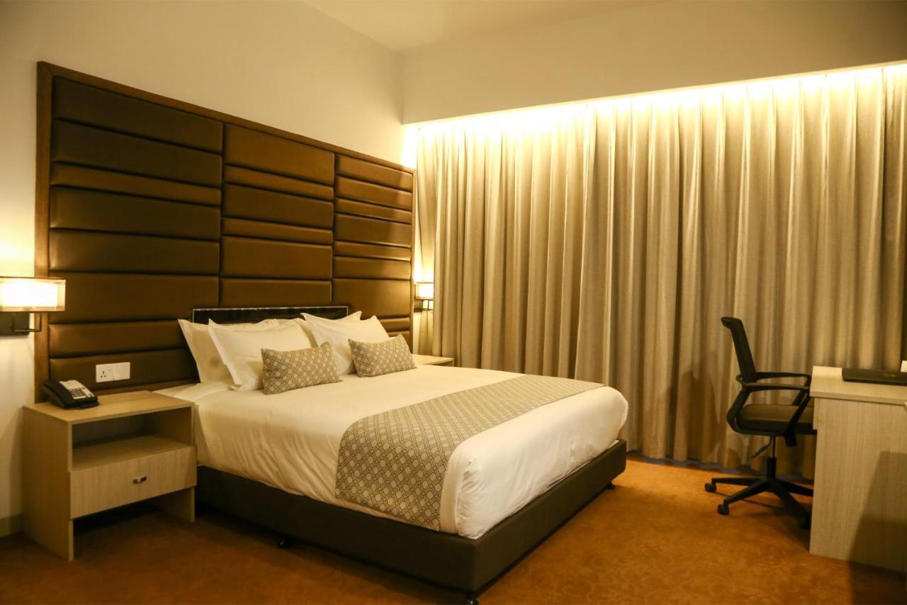 Best Western Sks Chattogram จิตตะกอง ภายนอก รูปภาพ