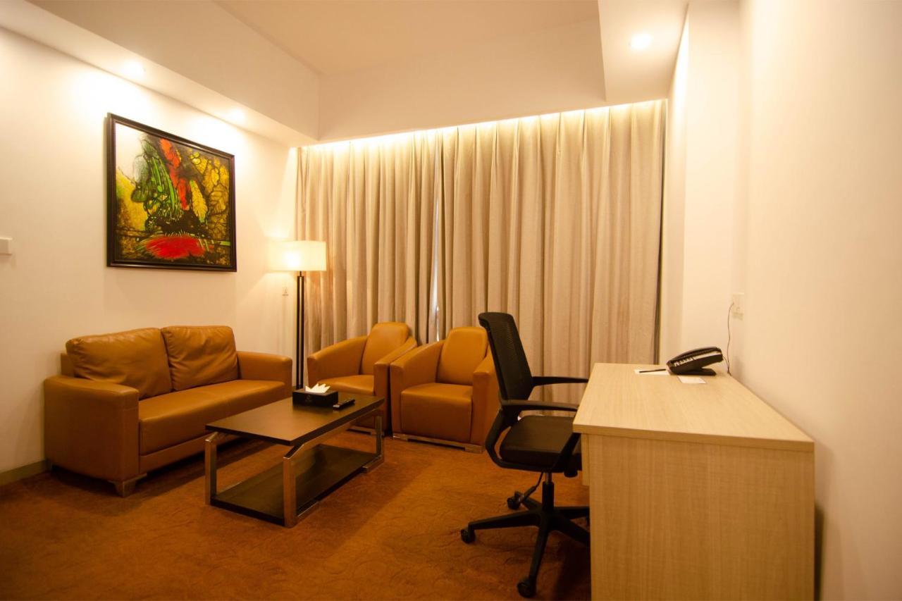 Best Western Sks Chattogram จิตตะกอง ภายนอก รูปภาพ